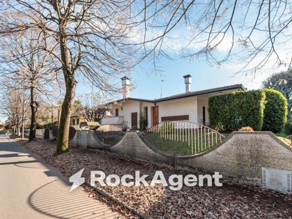casa indipendente in vendita a Selvazzano Dentro in zona Tencarola
