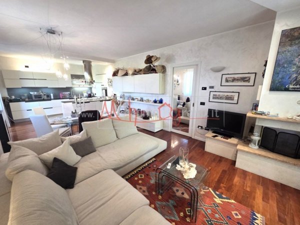 casa indipendente in vendita a Selvazzano Dentro in zona Tencarola