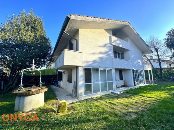 casa indipendente in vendita a Selvazzano Dentro in zona San Domenico