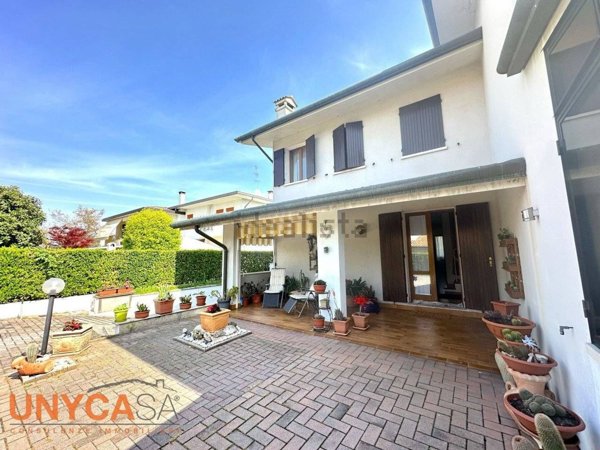 casa indipendente in vendita a Selvazzano Dentro in zona San Domenico