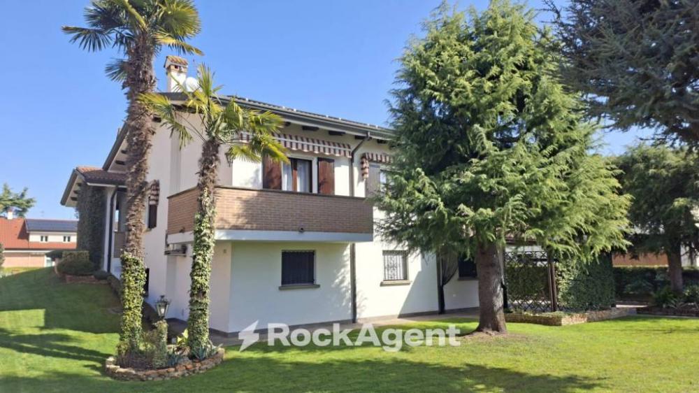 casa indipendente in vendita a Selvazzano Dentro in zona Caselle