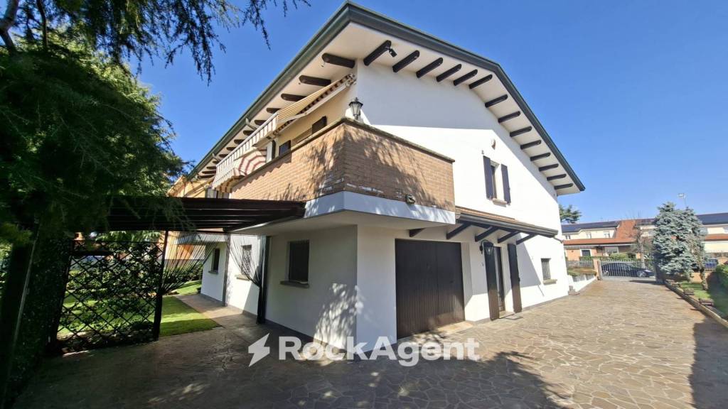 casa indipendente in vendita a Selvazzano Dentro in zona Caselle