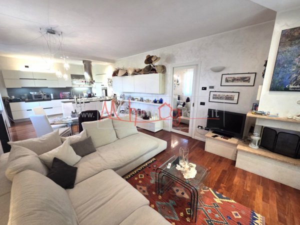 casa indipendente in vendita a Selvazzano Dentro in zona Caselle