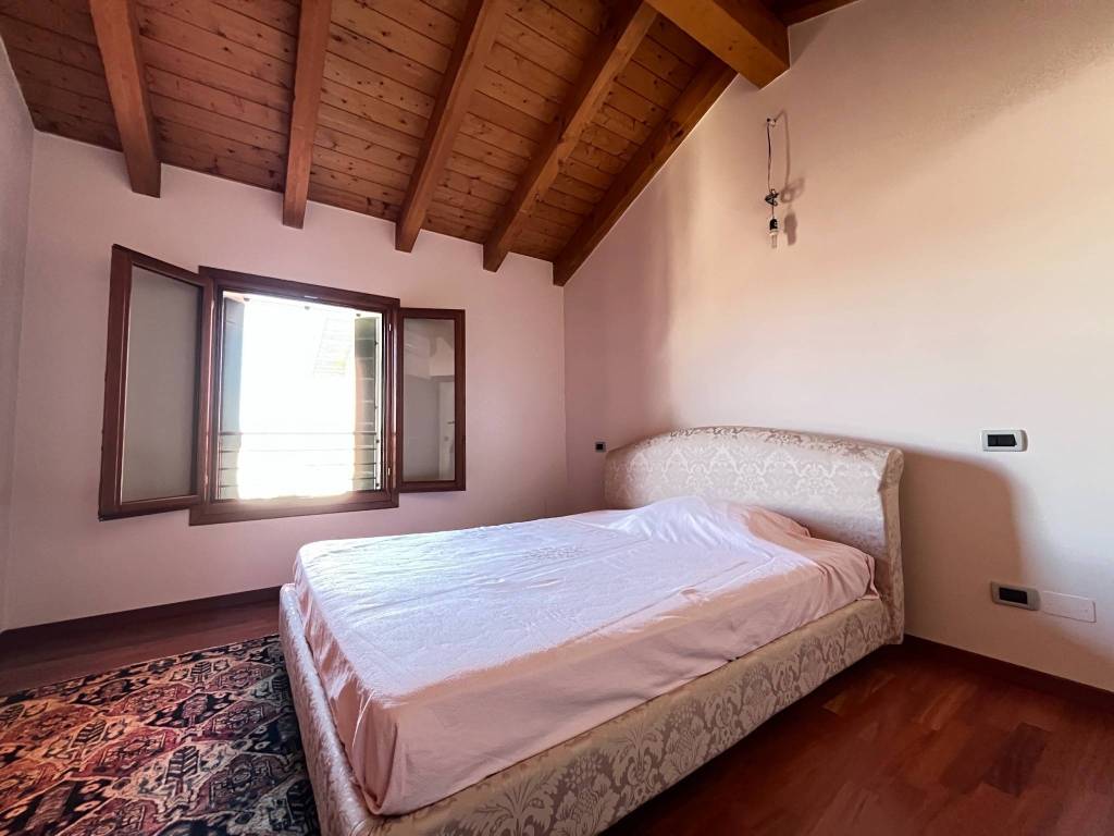 casa indipendente in vendita a Selvazzano Dentro in zona Tencarola