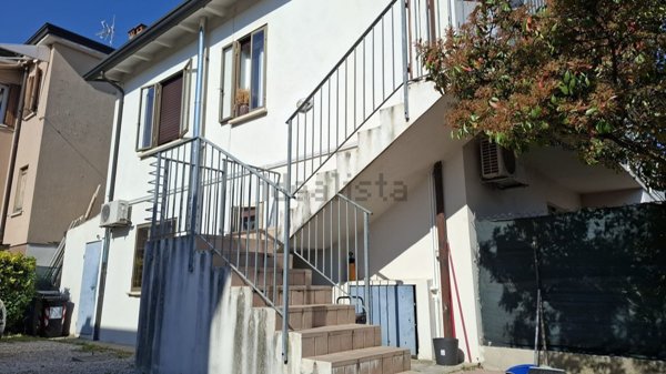 casa indipendente in vendita a Selvazzano Dentro in zona Tencarola