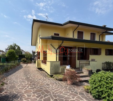casa indipendente in vendita a Selvazzano Dentro in zona Caselle