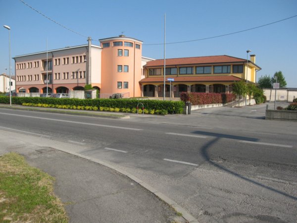 negozio in vendita a Selvazzano Dentro in zona San Domenico