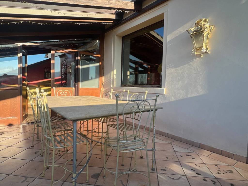 casa indipendente in vendita a Selvazzano Dentro in zona Feriole