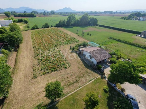 casa indipendente in vendita a Selvazzano Dentro in zona Tencarola