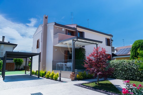 casa indipendente in vendita a Selvazzano Dentro in zona San Domenico