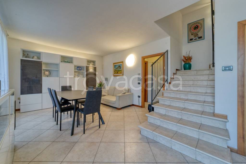 casa indipendente in vendita a Selvazzano Dentro in zona Feriole