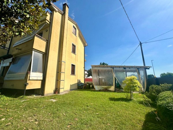 casa indipendente in vendita a Selvazzano Dentro in zona San Domenico