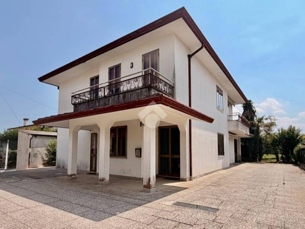 casa indipendente in vendita a Selvazzano Dentro in zona San Domenico