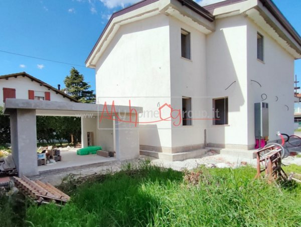 casa indipendente in vendita a Selvazzano Dentro in zona San Domenico