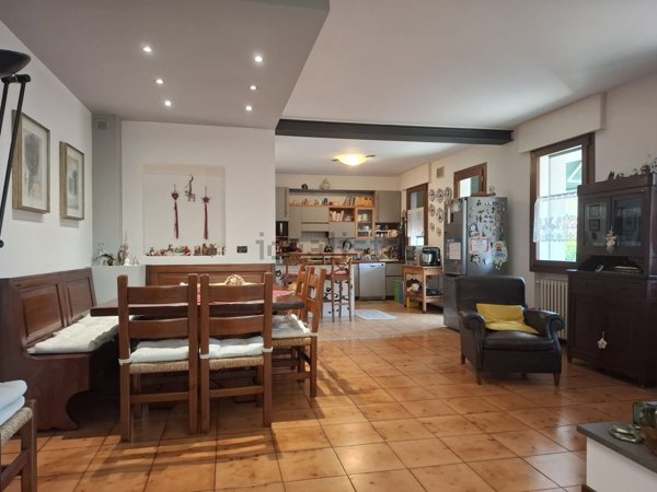 casa indipendente in vendita a Selvazzano Dentro in zona Caselle