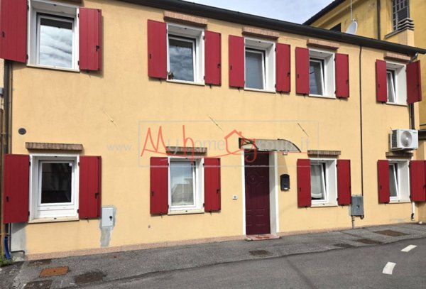 casa semindipendente in vendita a Selvazzano Dentro in zona Tencarola