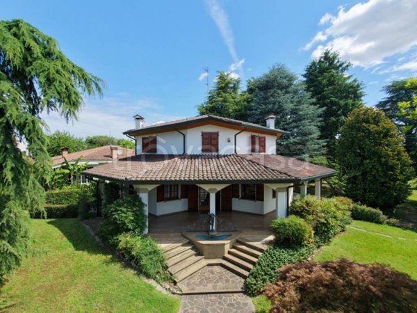 casa indipendente in vendita a Selvazzano Dentro in zona Tencarola