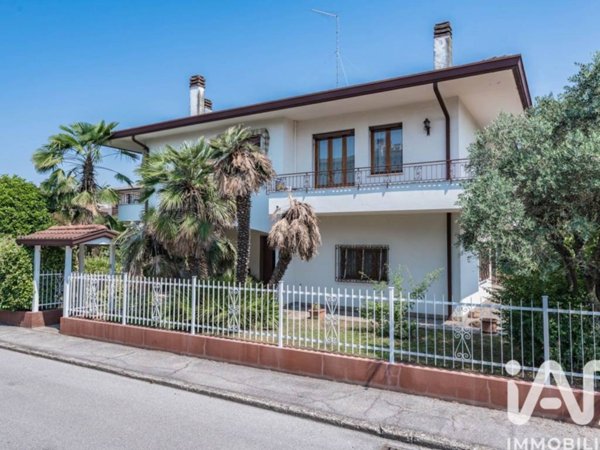 casa indipendente in vendita a Selvazzano Dentro in zona Caselle