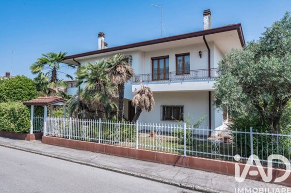 casa indipendente in vendita a Selvazzano Dentro in zona Caselle