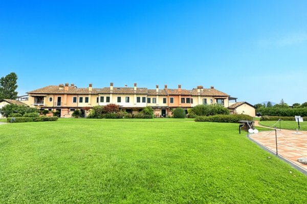 casa indipendente in vendita a Selvazzano Dentro in zona Montecchia