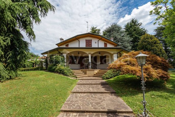 casa indipendente in vendita a Selvazzano Dentro in zona Tencarola