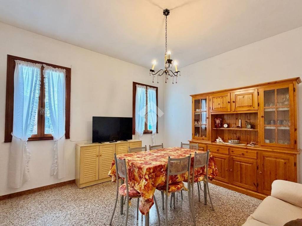 casa indipendente in vendita a Selvazzano Dentro in zona Tencarola