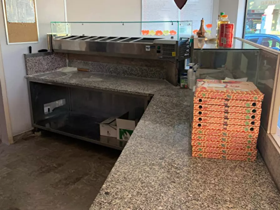 negozio in vendita a Selvazzano Dentro in zona Tencarola