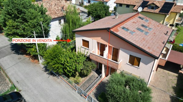 casa indipendente in vendita a Selvazzano Dentro in zona Caselle