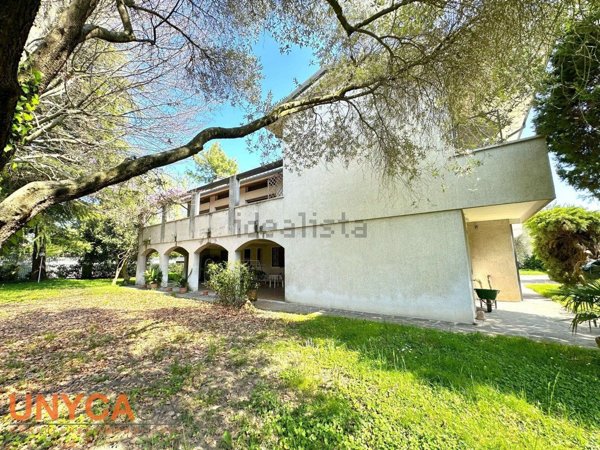 casa indipendente in vendita a Selvazzano Dentro in zona Tencarola