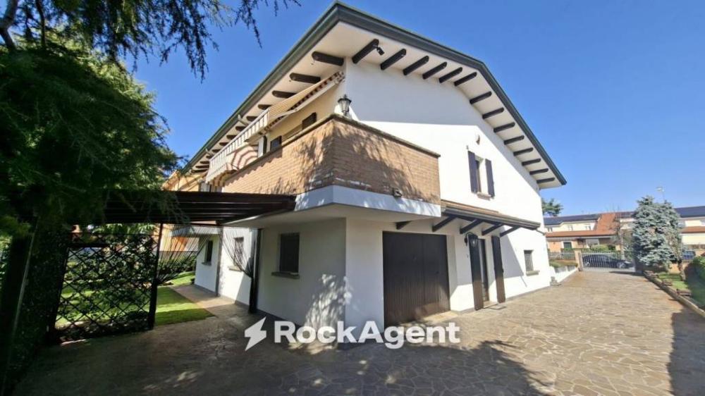 casa indipendente in vendita a Selvazzano Dentro in zona Caselle