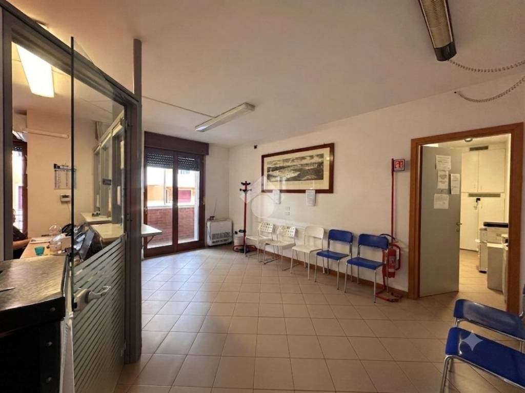 ufficio in vendita a Selvazzano Dentro in zona Tencarola
