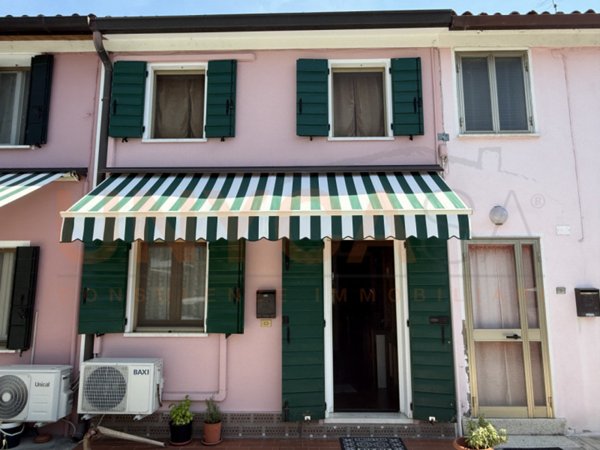 casa indipendente in vendita a Selvazzano Dentro in zona Tencarola