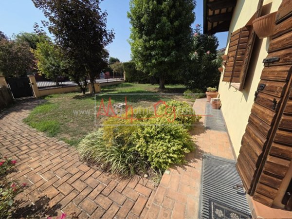 casa indipendente in vendita a Selvazzano Dentro in zona Tencarola