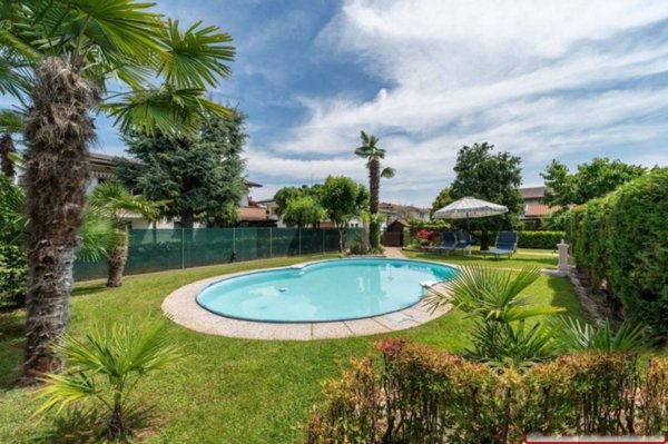 casa indipendente in vendita a Selvazzano Dentro in zona Caselle
