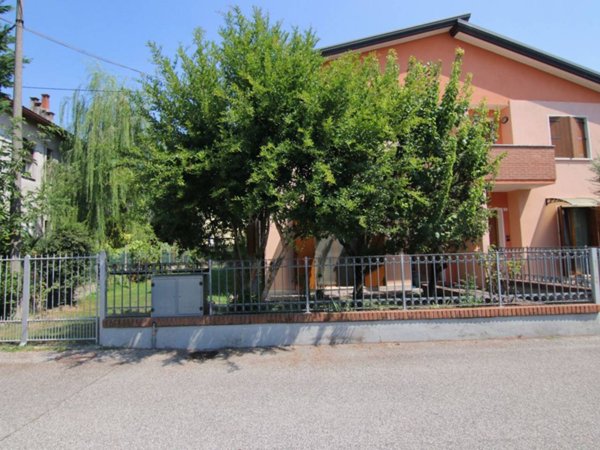 casa indipendente in vendita a Selvazzano Dentro in zona Caselle