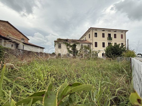 appartamento in vendita a Selvazzano Dentro in zona San Domenico