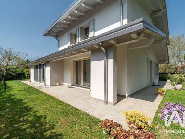 casa indipendente in vendita a Selvazzano Dentro in zona Caselle