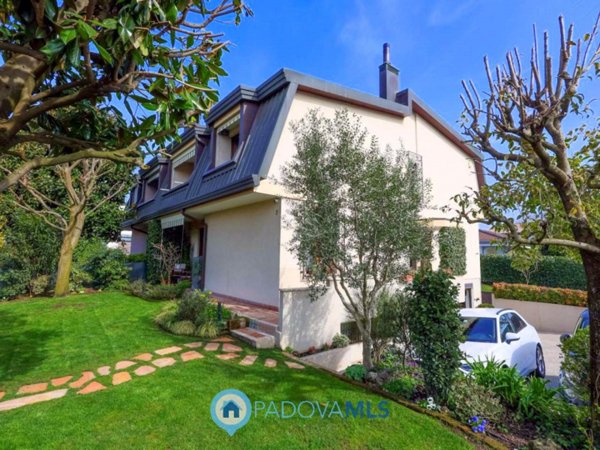 casa indipendente in vendita a Selvazzano Dentro in zona Caselle