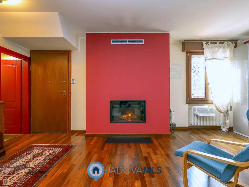 casa indipendente in vendita a Selvazzano Dentro in zona Caselle