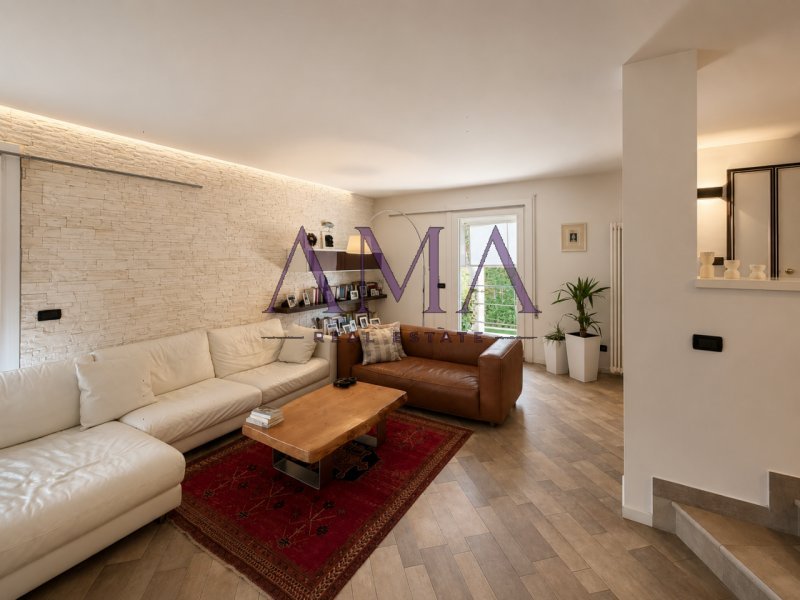 casa indipendente in vendita a Selvazzano Dentro in zona Tencarola