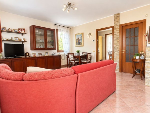 casa indipendente in vendita a Selvazzano Dentro in zona San Domenico