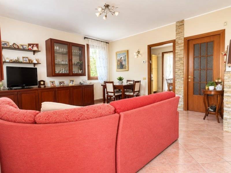 casa indipendente in vendita a Selvazzano Dentro in zona San Domenico