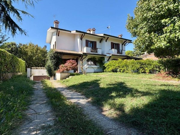 casa indipendente in vendita a Selvazzano Dentro in zona Tencarola