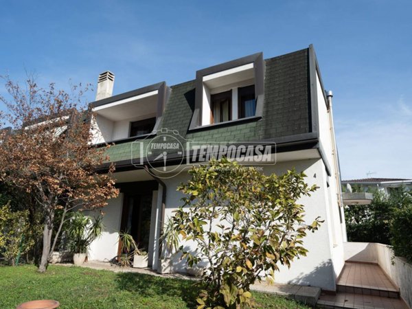 appartamento in vendita a Selvazzano Dentro in zona Caselle