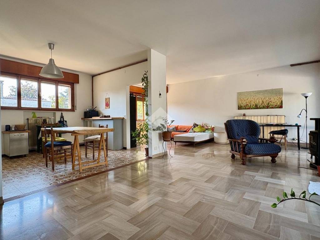 casa indipendente in vendita a Selvazzano Dentro in zona Tencarola