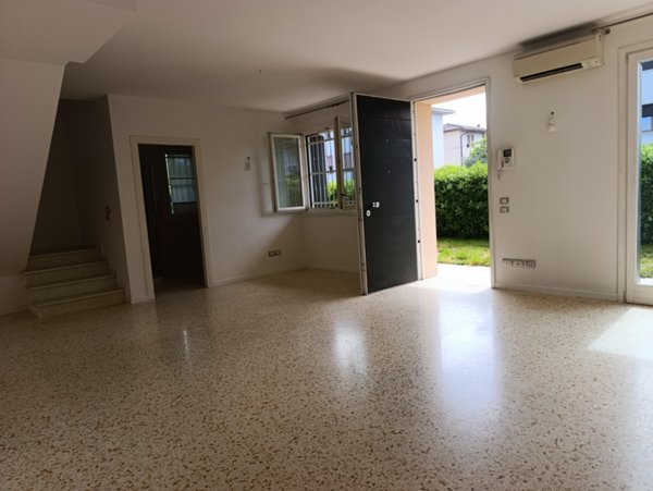 casa indipendente in vendita a Selvazzano Dentro in zona San Domenico