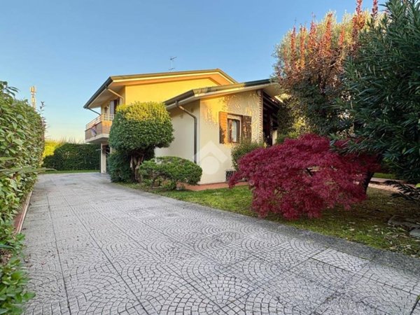 casa indipendente in vendita a Selvazzano Dentro in zona Tencarola