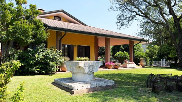 casa indipendente in vendita a Solesino