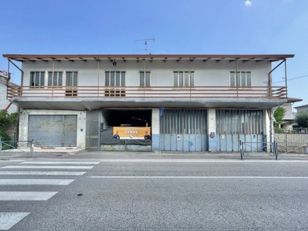 casa indipendente in vendita a Solesino