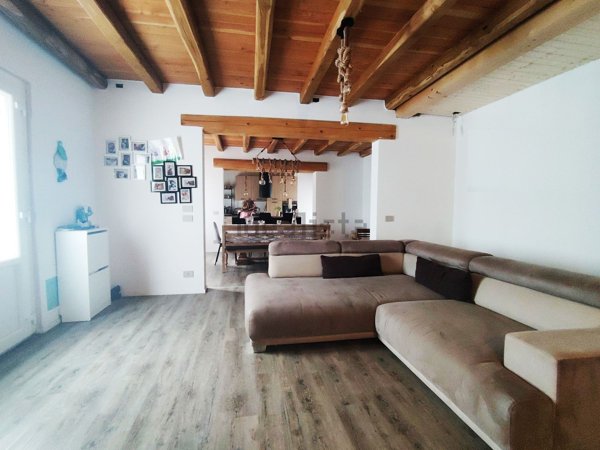 casa indipendente in vendita a Solesino